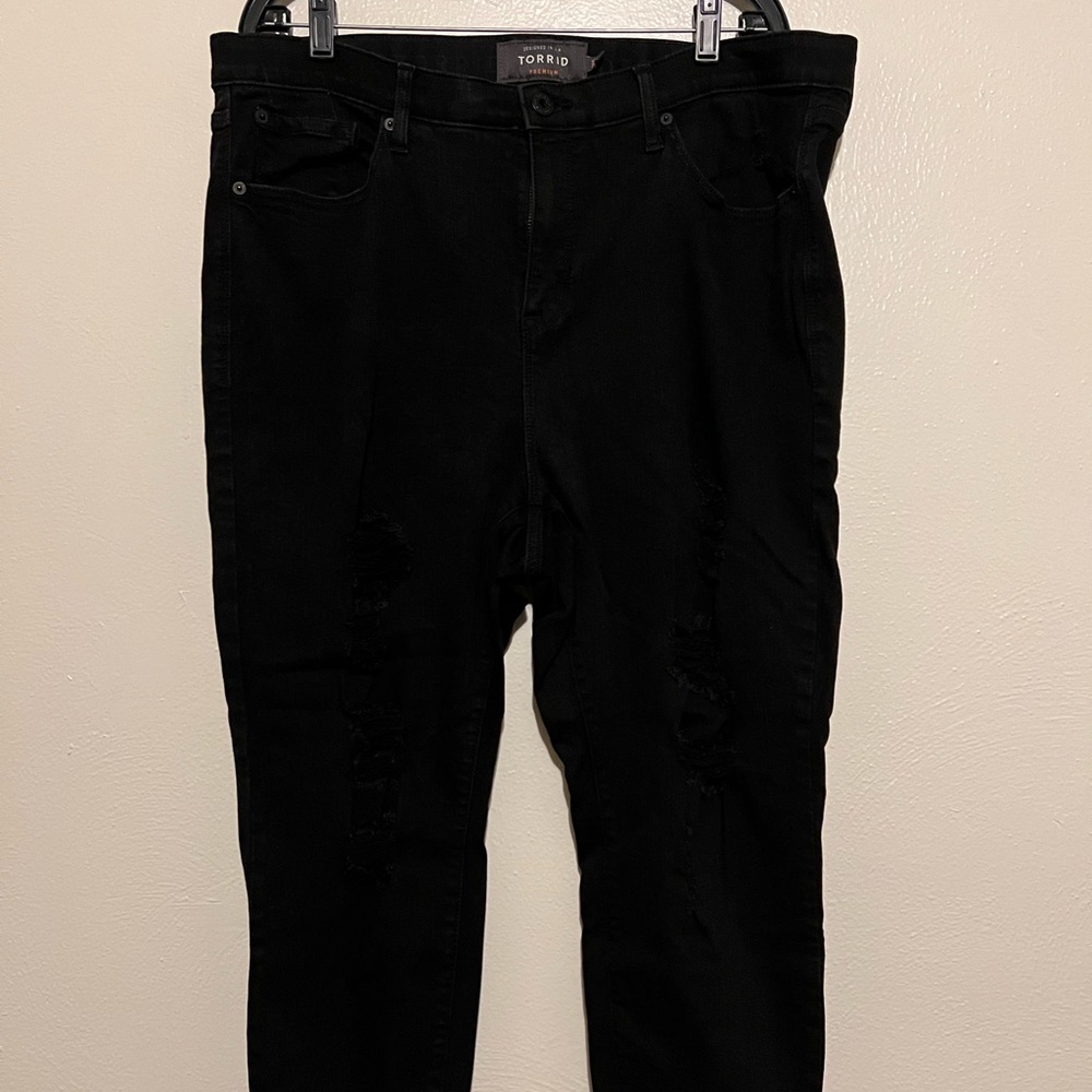 Torrid black distressed jeggings